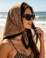 Klassisches Seidentuch mit Paisley-Muster in Erdtönen, als Kopftuch am Strand - 70*70cm / Schwarz Khaki