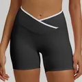 Pantaloncini da yoga neri a vita alta con vita incrociata a V bianca - Nero