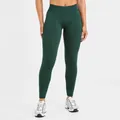 Vista frontale di leggings da yoga verde scuro senza cuciture a vita alta con effetto push-up - XS / Pantaloni e gonne / verde foresta