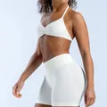 Witte naadloze yoga fitness set met sportbeha en shorts met hoge taille - XS / Boven- En Onderstuk / Wit