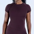 Vue détaillée du t-shirt de sport sans couture à séchage rapide en coloris marron foncé - XS / Hauts / Expresso