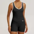 Schwarzes zweiteiliges Workout-Set mit weißem Kontrastrand und High-Waist Yoga-Shorts - S / Oberteil Und Unterteil / Schwarz