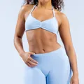 Lichtblauwe naadloze yogaset met halter sportbeha en legging met hoge taille voor fitness. - XS / Boven- En Onderstuk / Ijsblauw