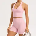 Ensemble de yoga sans couture rose avec short côtelé et brassière licou - S / Haut Et Bas / Rose Pêche