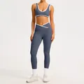 Zweiteiliges graues Yoga-Set mit weißem Kontrastrand und hoch taillierten Leggings - S / Oberteil Und Unterteil / Blaugrau