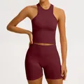 Ensemble de yoga bordeaux sans couture avec haut dos nageur et short de taille haute - S / Haut Et Bas / Rouge Cerise