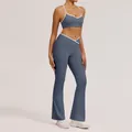 Zweiteiliges Yoga-Set in Morandiblau mit Kontrastbesatz und ausgestellter Leggings - S / Oberteil und Unterteil (Dünner Träger BH + Schlaghose) / Blaugrau