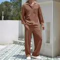 Completo casual da uomo camicia a maniche lunghe e pantaloni marrone testurizzato - Taglia M / Top E Pantaloni / Colore caramello