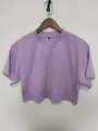 Camiseta corta morada minimalista para mujer en algodón holgado para un estilo de verano - M / Tops / Violeta Claro