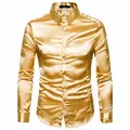 Vorderansicht Herren Gold Satin Langarmhemd mit glänzendem Finish und Button-Down-Kragen - S / Oberteile / Gelb