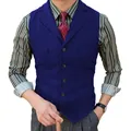 Detailansicht der dunkelblauen Fischgräten-Tweed-Weste für Herren mit Einreiher-Design - M / Oberteile / Saphirblau
