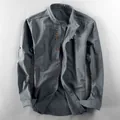 Detalle de camisa casual de hombre en lino y algodón gris con cuello mao y botones - M / Tops / Gris oscuro