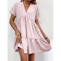 Robe courte à volants avec col en V pour femmes présentant la variante rose poudré - Rose