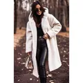 Elegante cappotto teddy lungo in ecopelliccia bianca con cappuccio per un look autunno-inverno - Taglia S / Top / Bianco avorio