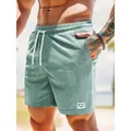 Herren Cord-Shorts in Hellgrün mit Kordelzug und minimalistischem Point-Patch-Detail. - S / Unterteile / Grün