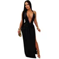 Detaillierte Nahaufnahme eines sexy schwarzen bodenlangen Neckholder-Kleides mit tiefem V-Ausschnitt - S / Oberteil und Hose / Schwarz