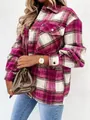 Vista dettagliata di una giacca a camicia a quadri rosa e bianca a maniche lunghe - Taglia S / Top / Quadri Rosso Rosa