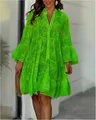 Détail de la robe vert citron à col en V avec des broderies complexes en dentelle ajourée - S / Haut Et Bas / Vert