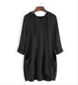 Detailansicht eines schwarzen Damen-Kapuzenshirts mit unregelmäßigem Saum und Taschen - S / Oberteile / Schwarz