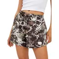 Détail du short décontracté pour femme avec un imprimé 3D réaliste de feuilles de camouflage. - S / Bas / No 1 Feuilles Noires