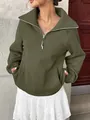 Felpa casual da donna verde oliva con mezza zip, colletto e dettagli delle tasche - Verde militare
