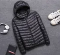 Vue à plat d'une doudoune noire légère à capuche avec des surpiqûres horizontales. - 3XL / Hauts / Noir