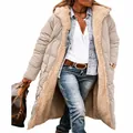 Détail de la parka matelassée longue beige pour femme avec doublure en sherpa - S / Hauts / Kaki