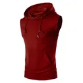 Camiseta de tirantes roja oscura con capucha y bolsillo canguro para fitness deportivo - Burdeos