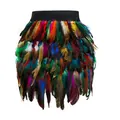 Detail van kleurrijke luxe pauwenveren rok voor podiumoptredens en diverse evenementen - S / Bottoms / Kleurrijk
