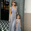 Elegantes vestidos de fiesta combinados madre e hija azul claro con diseño multi-posición - Gris Plata