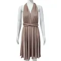 Vue de face d'une robe bandage multi-positions mauve présentée sur un mannequin blanc. - S / Kaki