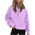 Dettaglio di una felpa scuba color lavanda con mezza zip, cappuccio e tasca a marsupio - Taglia S / Top / magenta