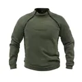 Dettaglio frontale della felpa tattica in pile verde militare con collo alto e doppia cerniera - Taglia S / Top / Pile Inverno - Verde Militare