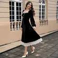 Robe midi élégante en velours noir de style français avec bordure en dentelle blanche - S / Hauts / Noir