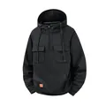Vista frontale di una felpa nera da uomo con cappuccio, mezza zip e tasche multiple - Taglia S / Top / Nero