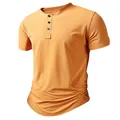 Dettaglio ravvicinato di una maglietta Henley da uomo giallo senape con tessuto nido d'ape - Taglia S / Top / arancio-rosso