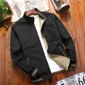 Giacca casual reversibile da uomo con collo alto, capospalla leggero nero e beige - Taglia M / Top / Nero
