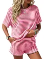 Detalle del conjunto de dos piezas de punto a rayas rosas que muestra textura y abertura - S / Top Y Pantalón / Rosa