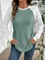 Détail du t-shirt à manches longues en maille gaufrée pour femmes en vert canard - Vert