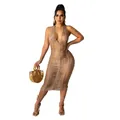 Detalle del intrincado tejido de ganchillo calado de este sexy vestido de playa - S / Top Y Pantalón / Caqui