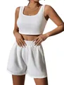 Completo estivo casual a due pezzi con crop top in maglia bianca e pantaloncini - Taglia S / Top E Pantaloni / Bianco