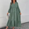Elegante vestido maxi escalonado verde salvia con cuello en V, manga larga y corte holgado - S / Tops / Verde Oscuro
