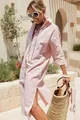 Détail d'une robe chemise à rayures verticales roses et blanches avec fente latérale - S / Hauts / Rose