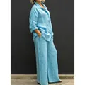 Completo casual da donna in lino celeste con camicia botton-down e pantaloni larghi - Taglia S / Top E Pantaloni / Celeste