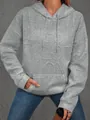Detalle de sudadera gris con capucha para mujer con relieve 3D, estilo casual holgado - S / Tops / Gris