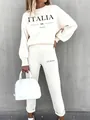 Détail d'un ensemble de survêtement beige pour femme avec imprimé de lettres Italia - S / Haut Et Bas / Blanc