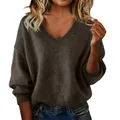 Maglione in maglia marrone con scollo a V da donna, vista dettagliata della vestibilità - Taglia S / Top / Caffè