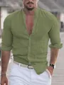 Dettaglio di una camicia da spiaggia da uomo in lino verde oliva a maniche lunghe - Taglia S / Top / Verde