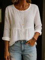 Détail d'une blouse décontractée blanche à manches longues en mélange de coton - S / Hauts / Blanc