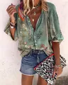 Camisa vintage con estampado floral verde, cuello alto, pantalones cortos y cartera - S / Tops / Estampado Vintage Verde (Imagen 9)